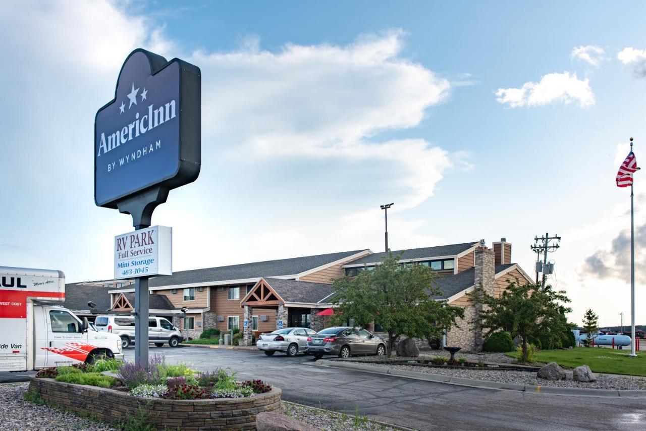 Americinn By Wyndham Roseau Exterior photo