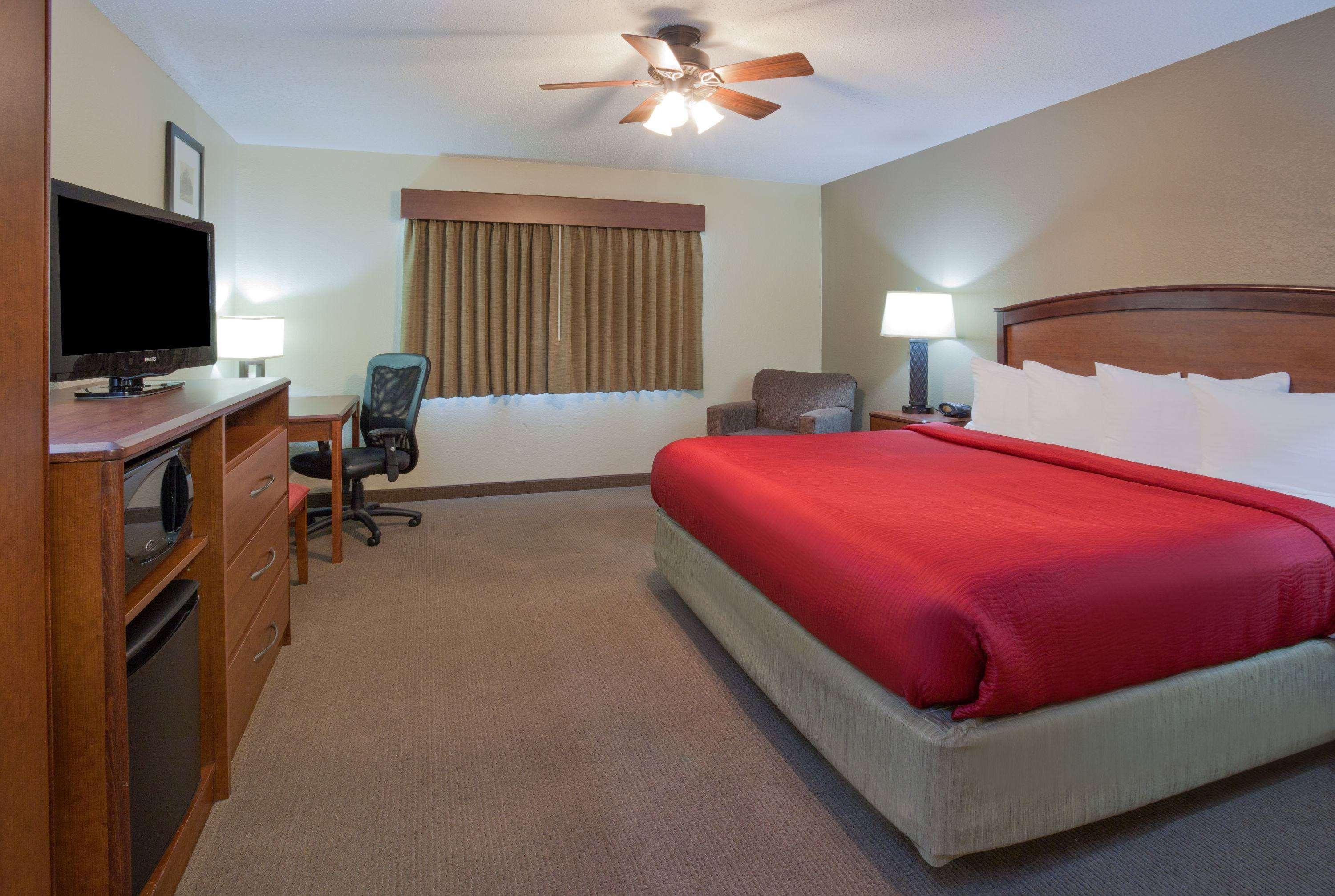 Americinn By Wyndham Roseau Exterior photo
