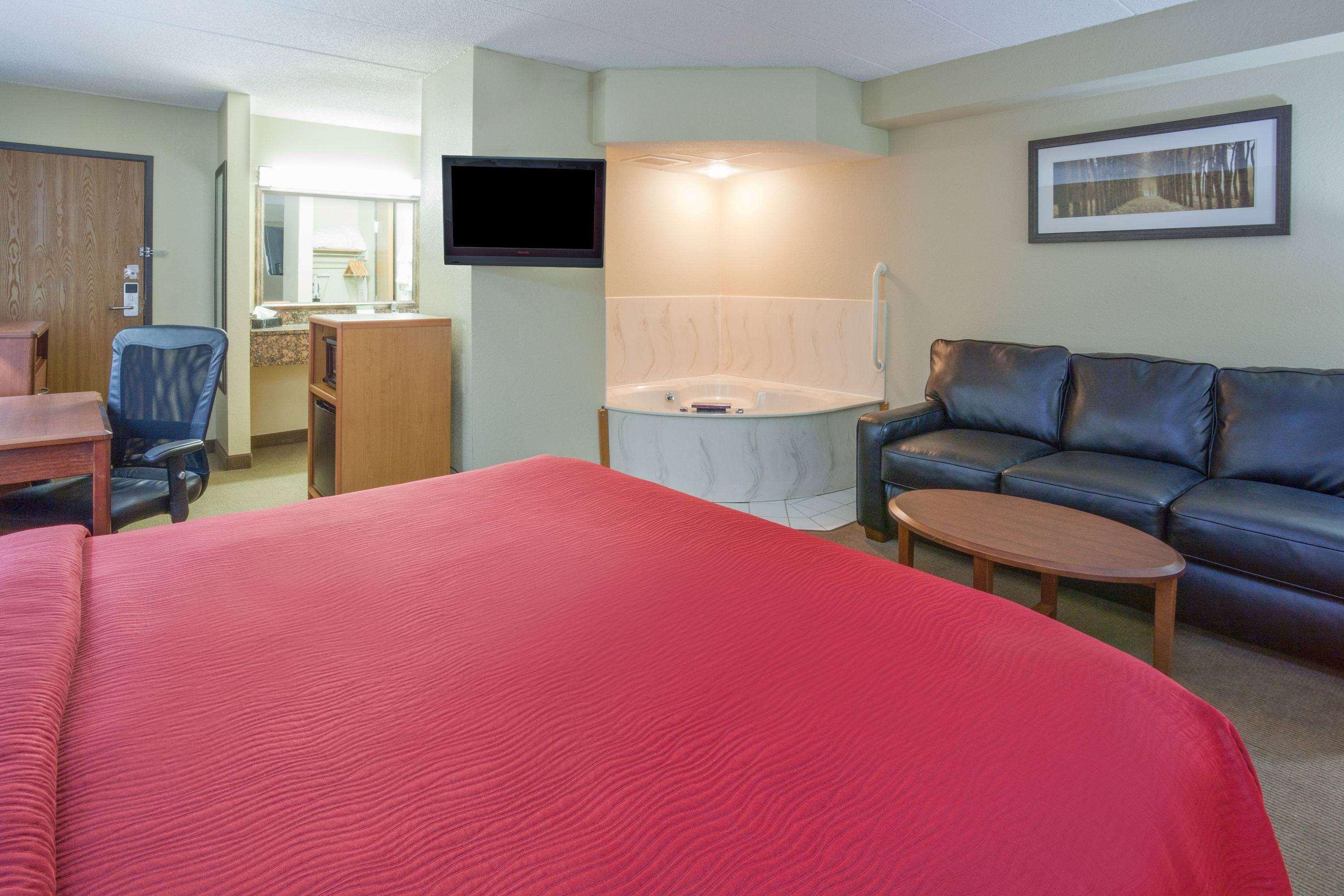 Americinn By Wyndham Roseau Exterior photo