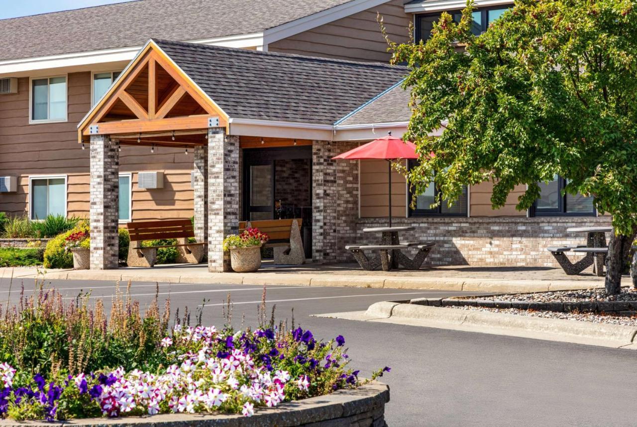 Americinn By Wyndham Roseau Exterior photo
