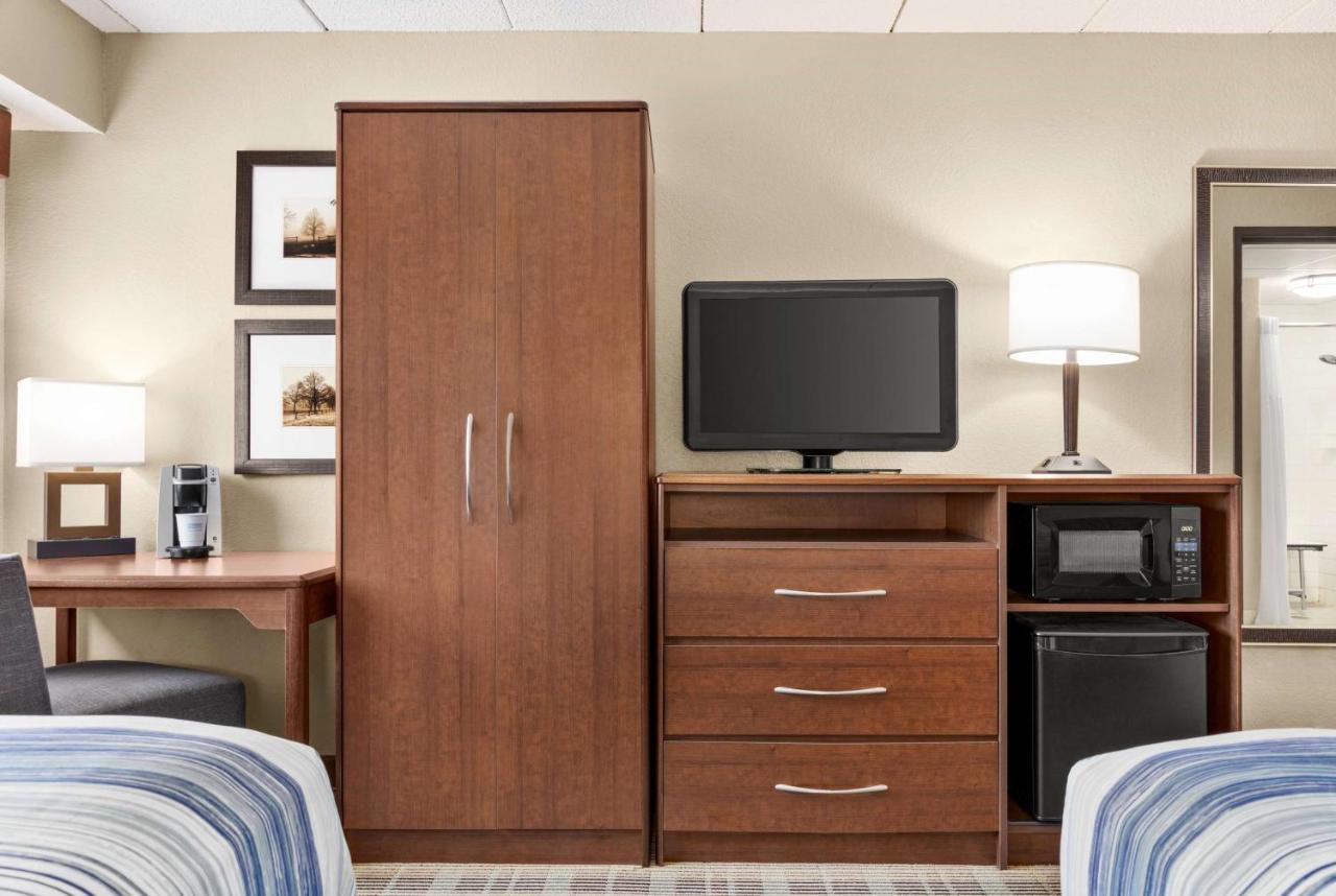 Americinn By Wyndham Roseau Exterior photo