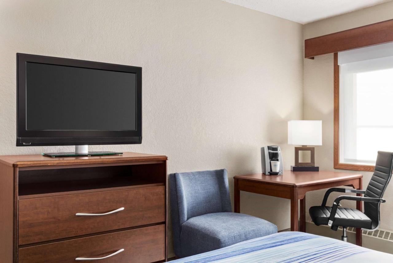 Americinn By Wyndham Roseau Exterior photo