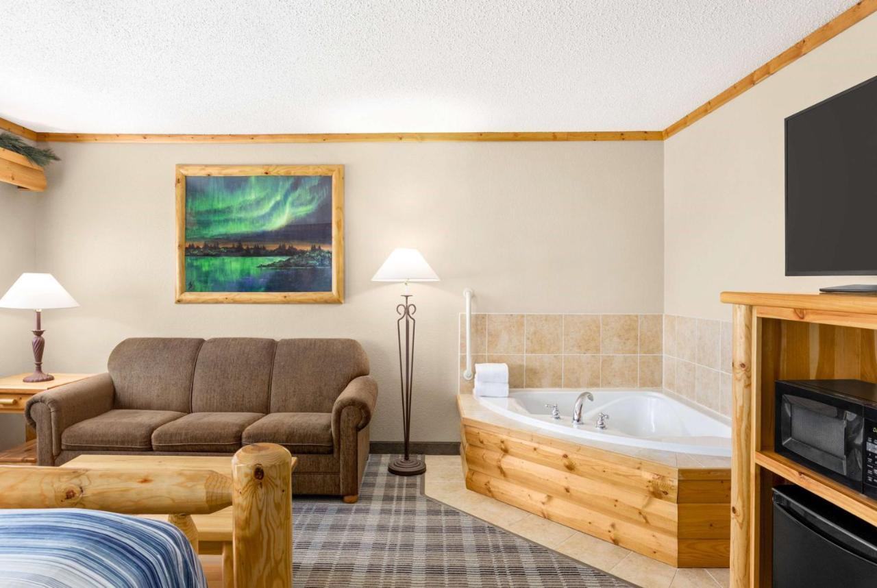 Americinn By Wyndham Roseau Exterior photo